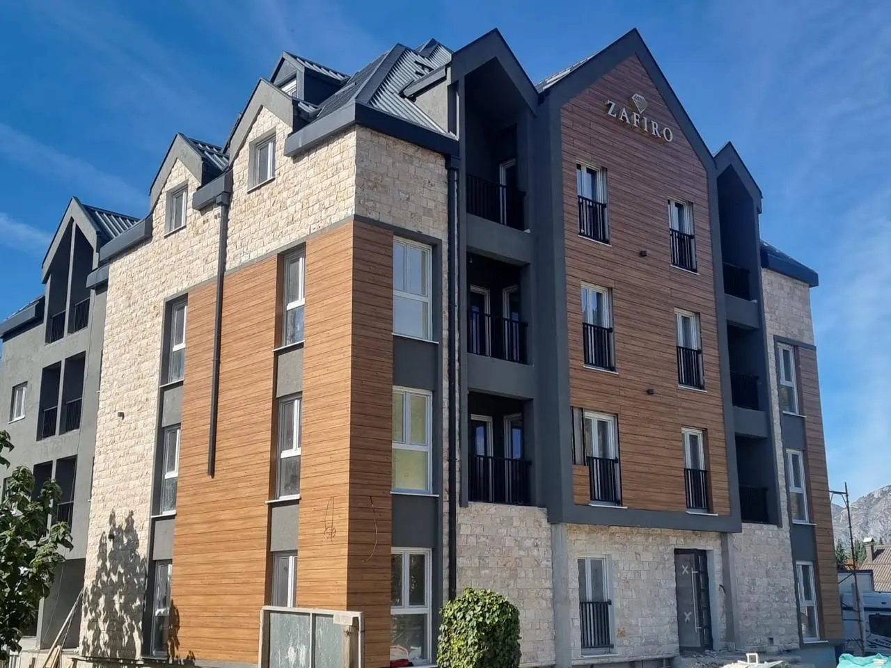 Sale, four bedroom apartment, 103m², Centar, Kolašin