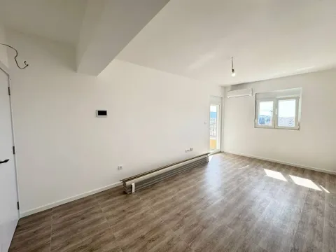 Prodaja, jednosoban stan, 46m², Šušanj, Bar - image 5