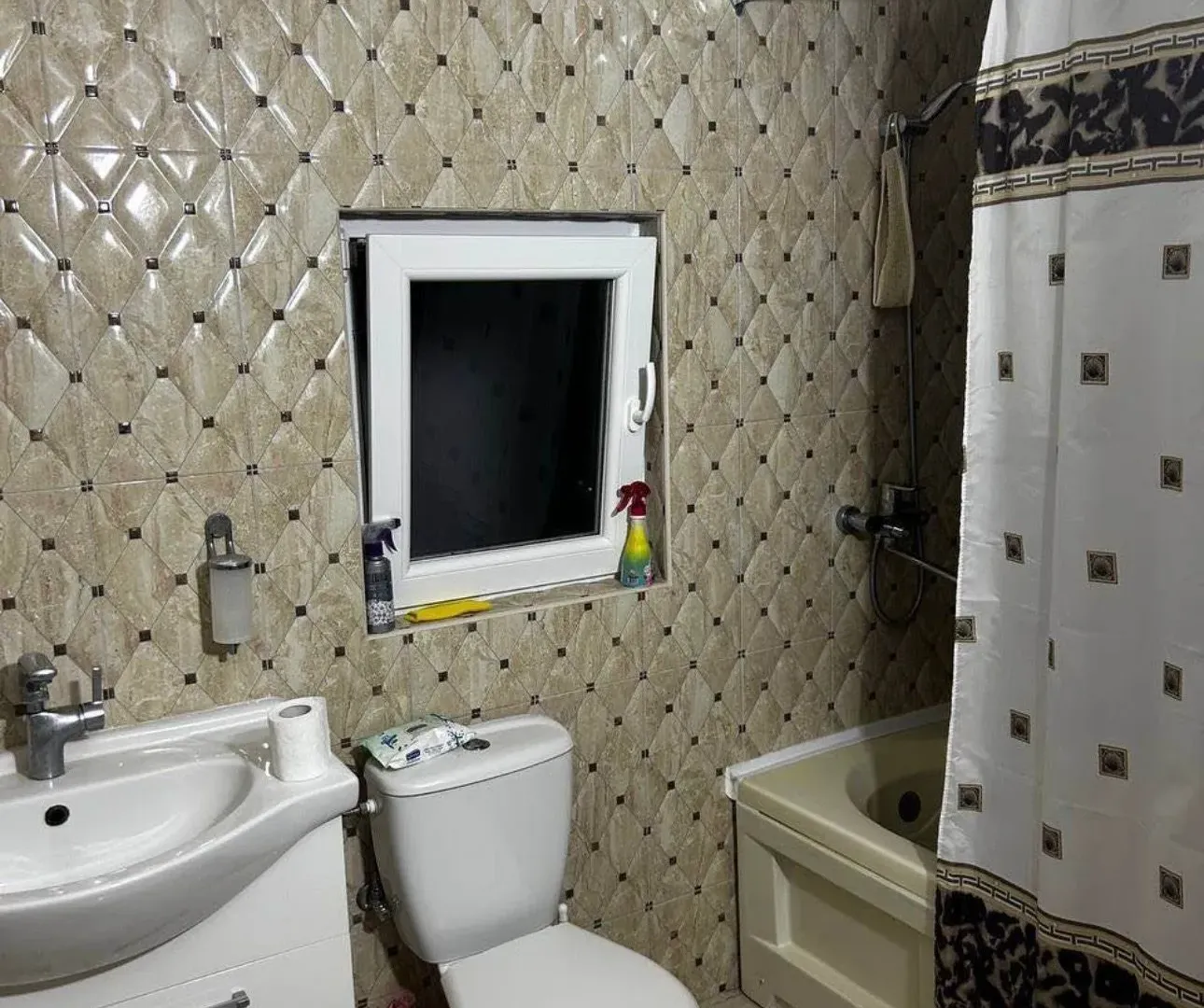 Prodaja, kuća, 200m², Dobre Vode, Bar