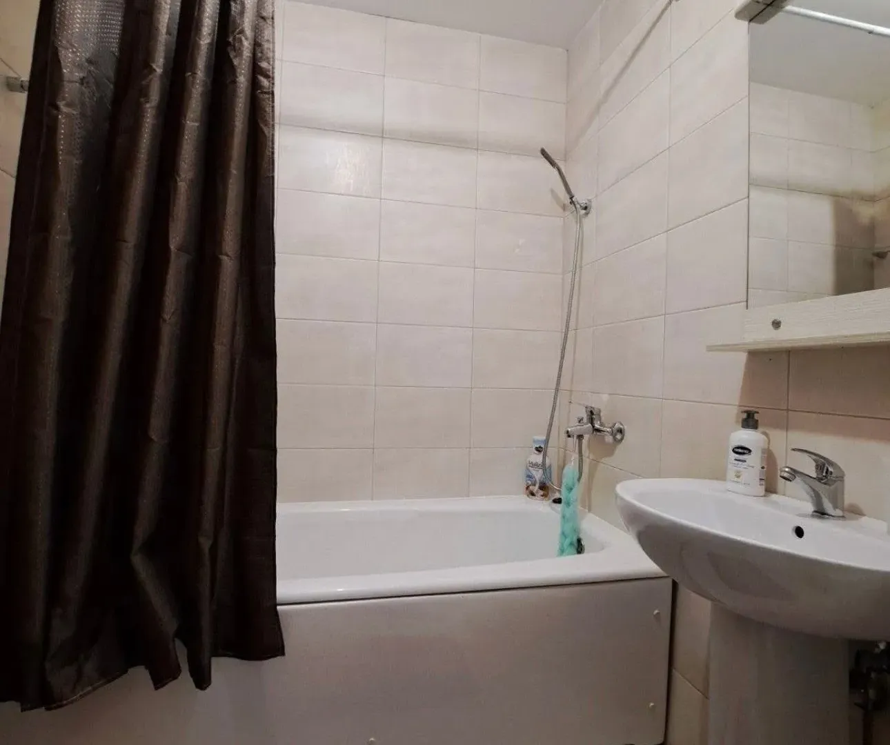 Izdavanje, jednosoban stan, 46m², Stari Aerodrom, Podgorica