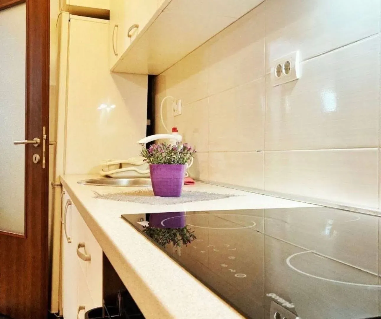 Izdavanje, jednosoban stan, 46m², Stari Aerodrom, Podgorica
