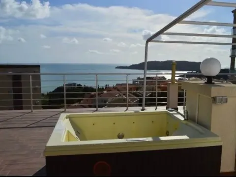 Prodaja, dvosoban stan, 72m², Bečići, Budva - image 1