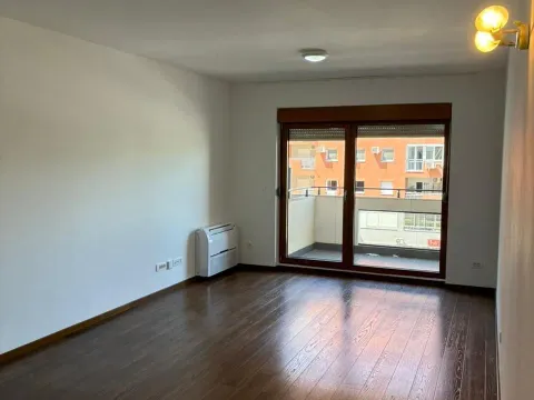 Rent, two bedroom apartment, 69m², Master Kvart, Podgorica - image 4