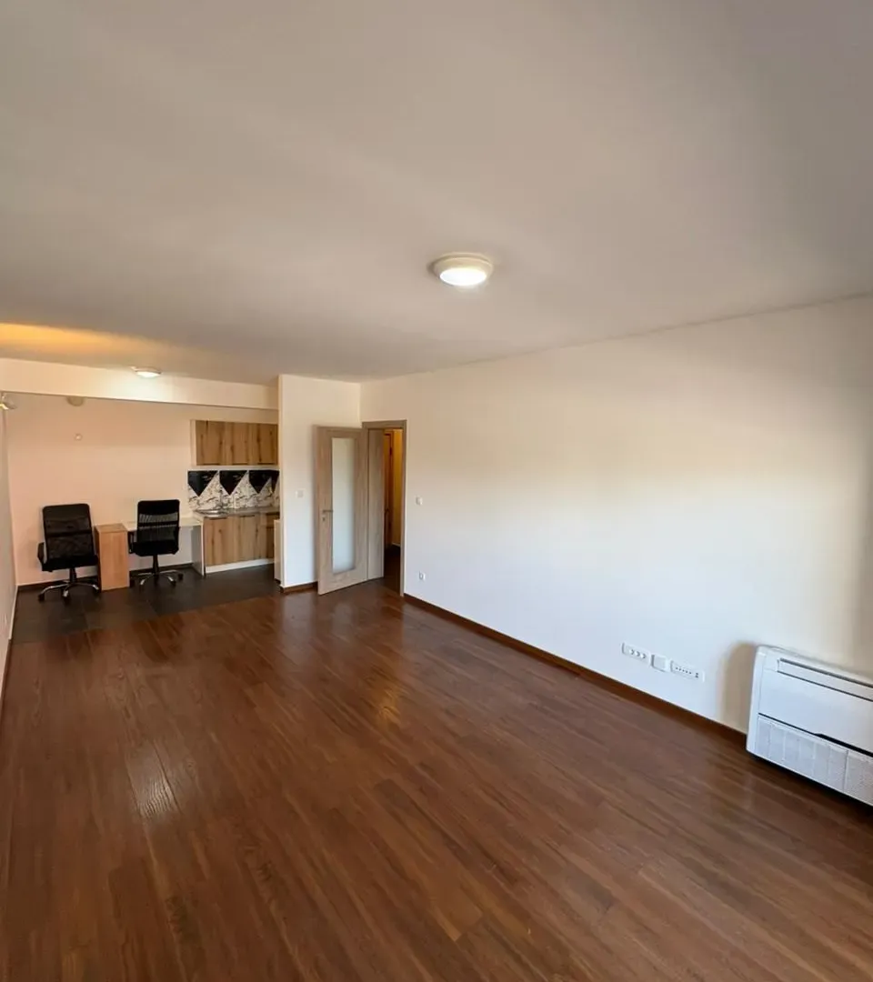 Izdavanje, dvosoban stan, 69m², Master Kvart, Podgorica