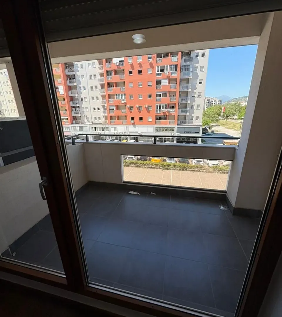 Izdavanje, dvosoban stan, 69m², Master Kvart, Podgorica
