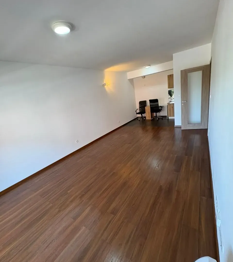 Izdavanje, dvosoban stan, 69m², Master Kvart, Podgorica
