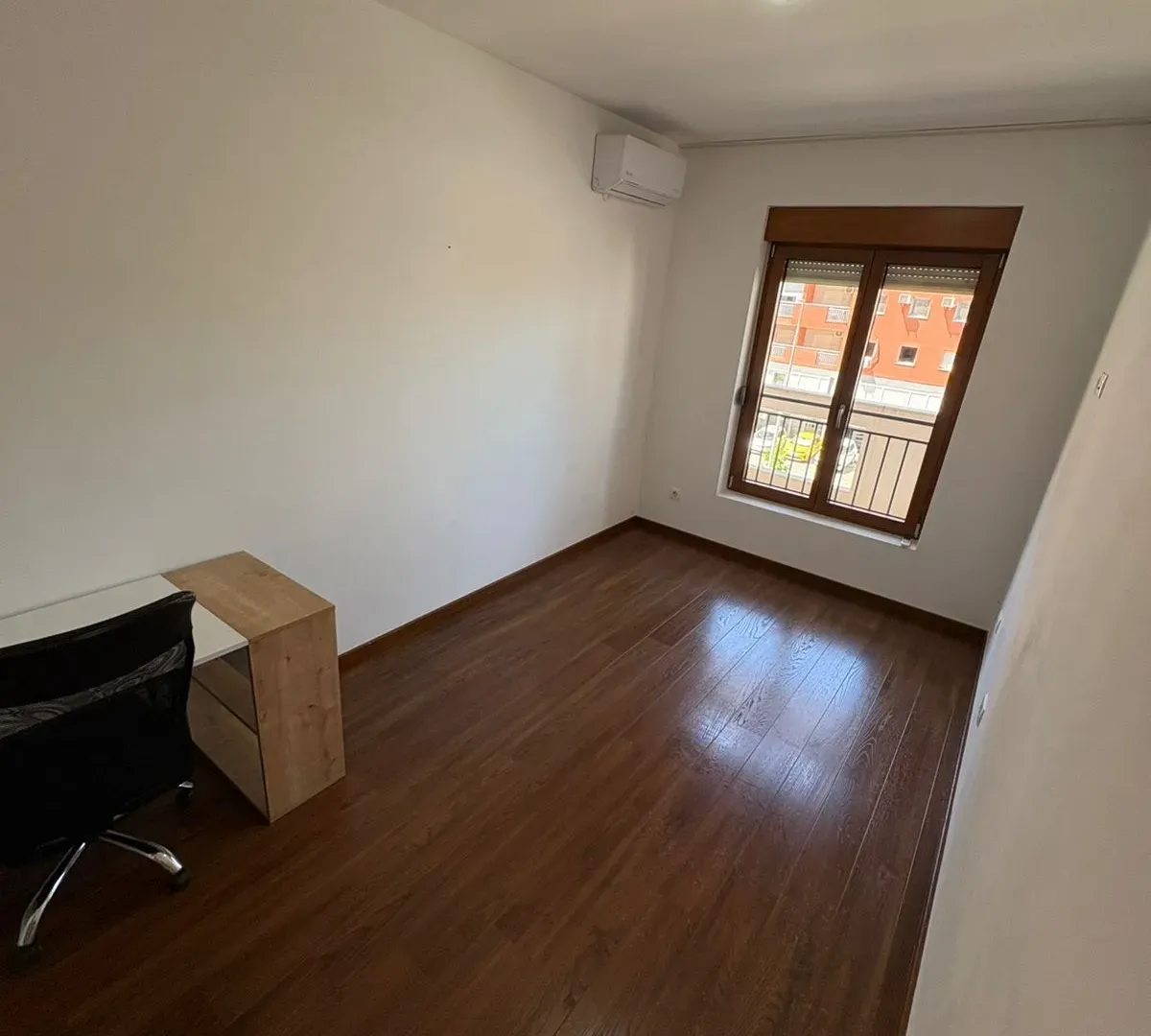 Izdavanje, dvosoban stan, 69m², Master Kvart, Podgorica