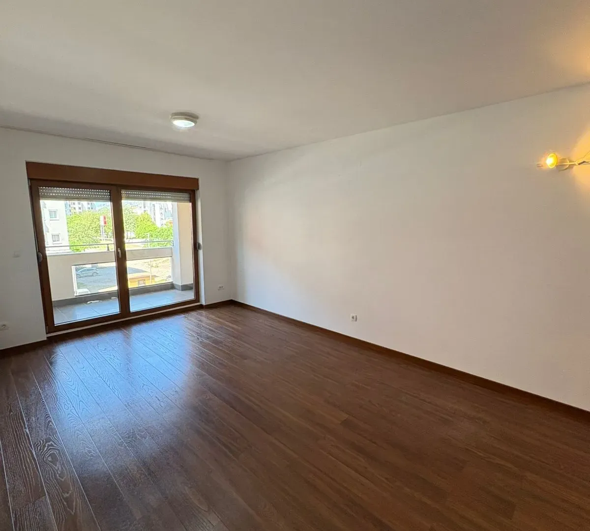 Izdavanje, dvosoban stan, 69m², Master Kvart, Podgorica