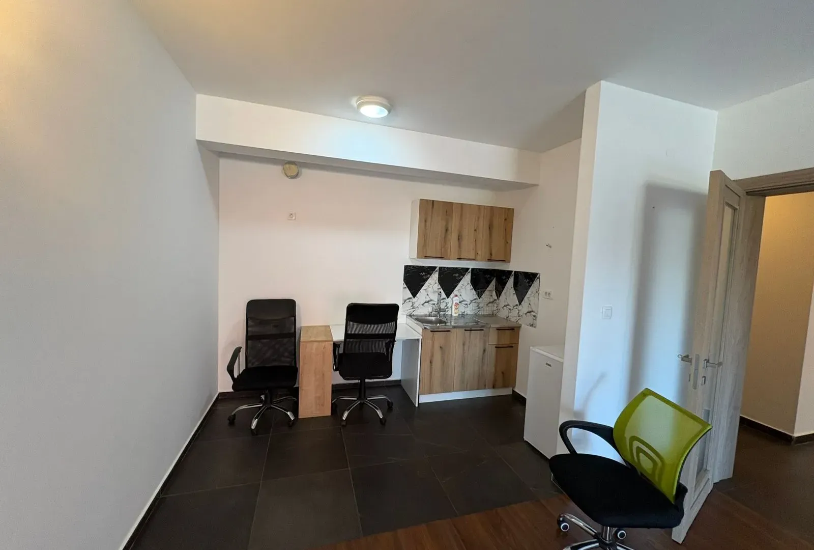 Izdavanje, dvosoban stan, 69m², Master Kvart, Podgorica