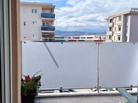 Sale, three bedroom apartment, 72m², City Kvart, Podgorica - image 13