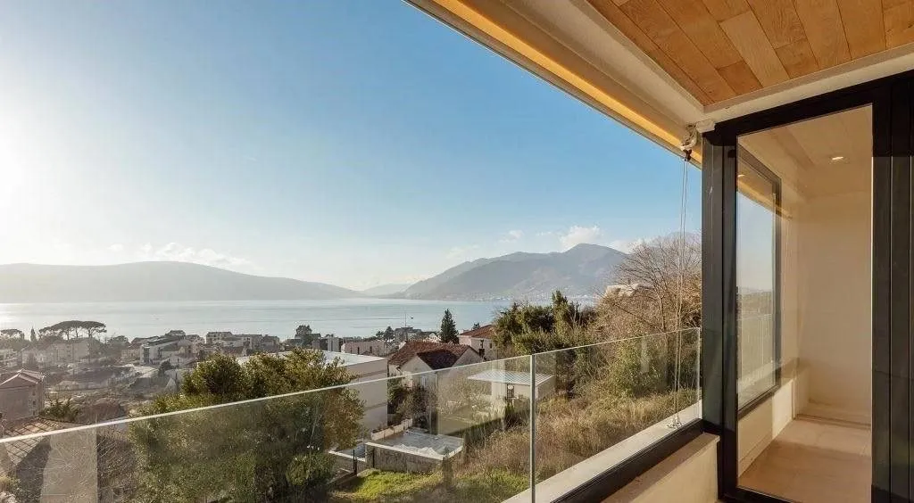 Prodaja, dvosoban stan, 97m², Donja Lastva, Tivat