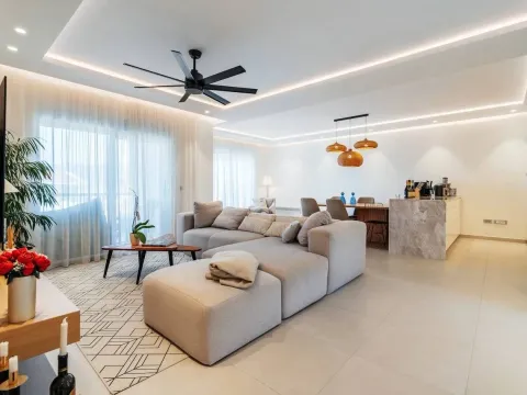 Prodaja, dvosoban stan, 122m², Centar, Tivat - image 3