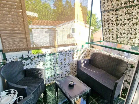 Izdavanje, dvosoban stan, 63m², Centar, Herceg Novi - image 10