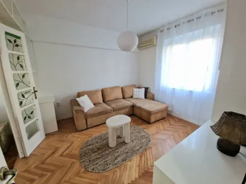 Izdavanje, dvosoban stan, 63m², Centar, Herceg Novi - image 8