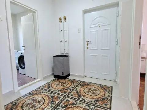 Izdavanje, dvosoban stan, 63m², Centar, Herceg Novi - image 6