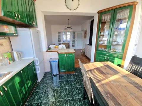 Izdavanje, dvosoban stan, 63m², Centar, Herceg Novi - image 3