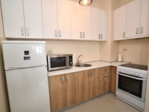 Izdavanje, jednosoban stan, 47m², City Kvart, Podgorica - image 2