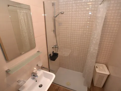 Izdavanje, jednosoban stan, 47m², City Kvart, Podgorica - image 7