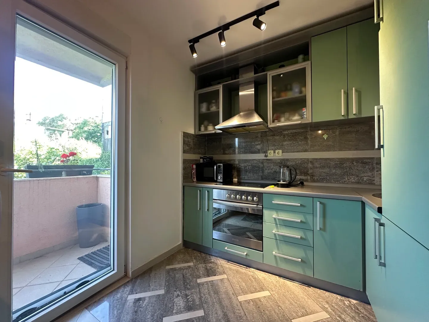 Sale, two bedroom apartment, 64m², Seoce, Budva