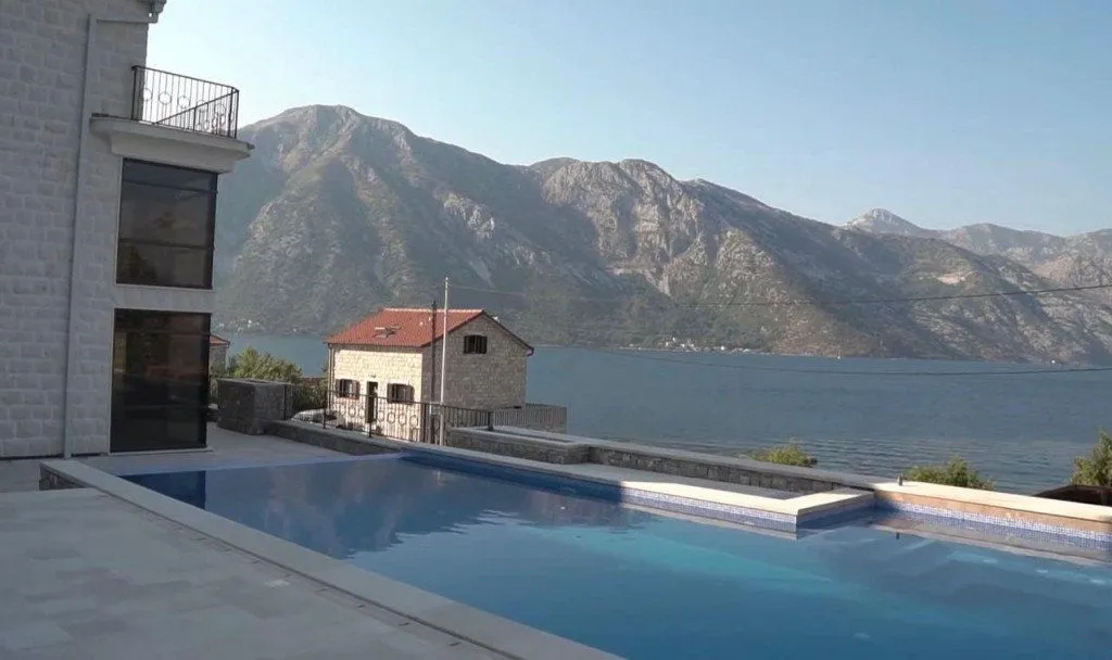 Rent, house, 300m², Kostanjica, Kotor