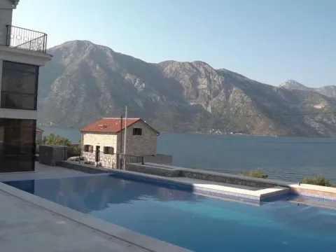 Izdavanje, kuća, 300m², Kostanjica, Kotor - image 1