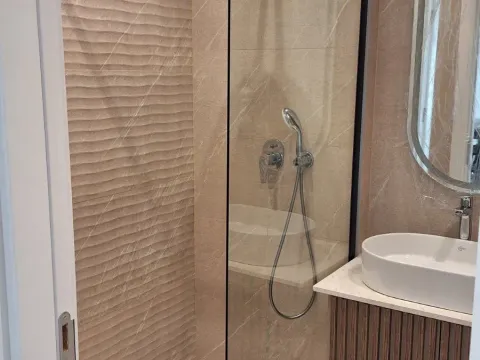 Izdavanje, jednosoban stan, 62m², Pejton, Podgorica - image 12