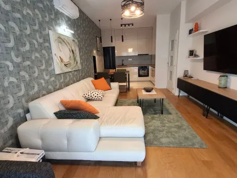 Rent, two bedroom apartment, 77m², Centar, Podgorica - image 2