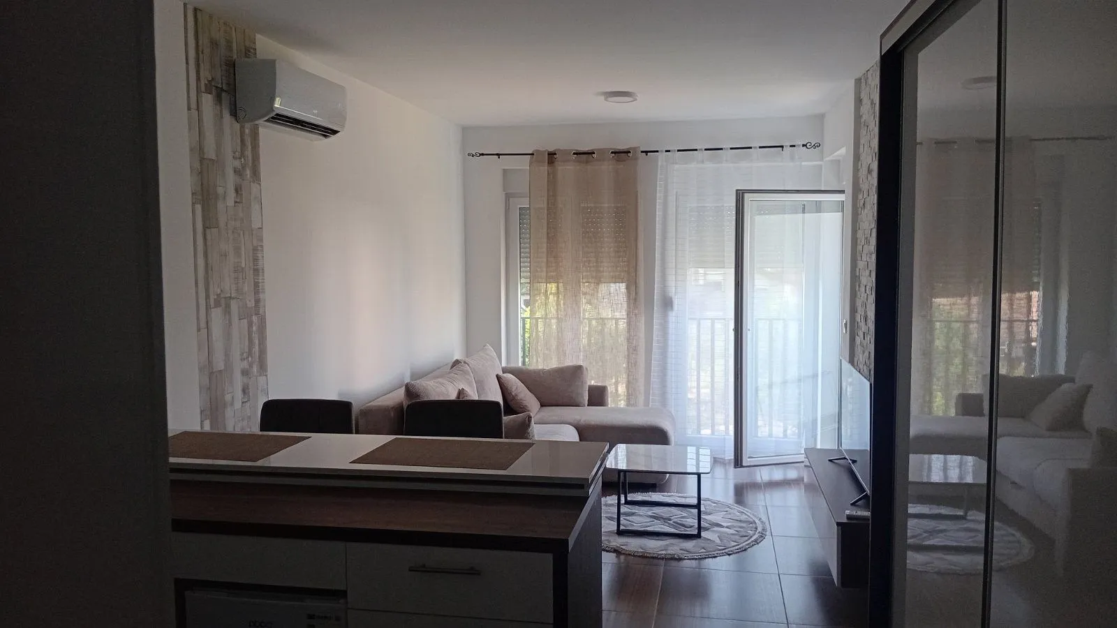 Rent, studio apartment, 30m², Central Point, Podgorica