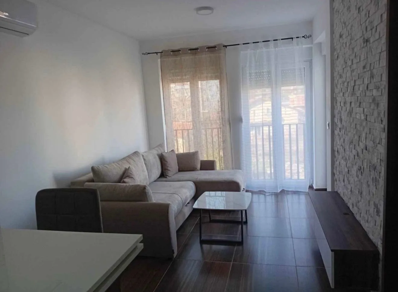 Izdavanje, garsonjera, 30m², Central Point, Podgorica