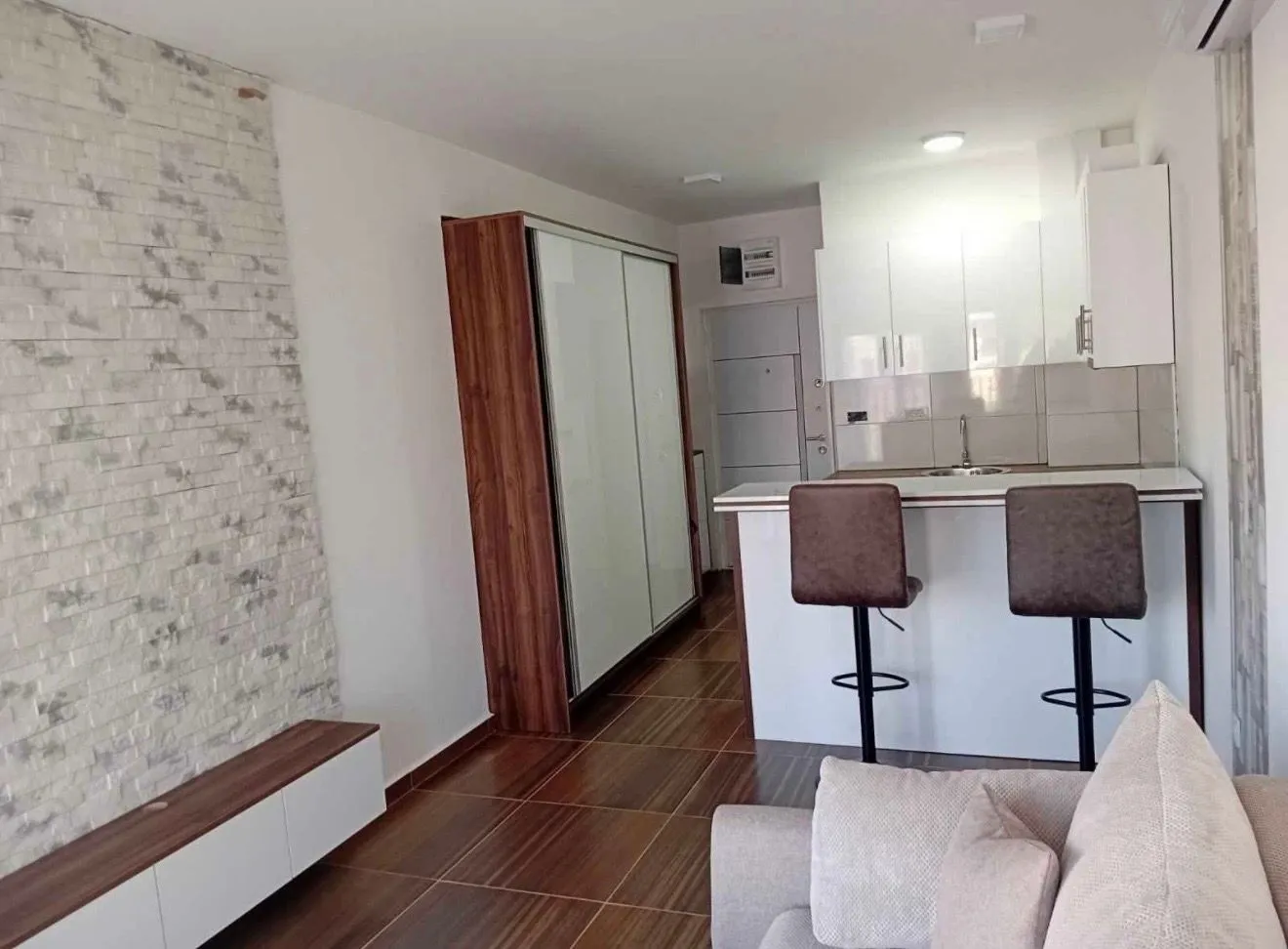 Rent, studio apartment, 30m², Central Point, Podgorica