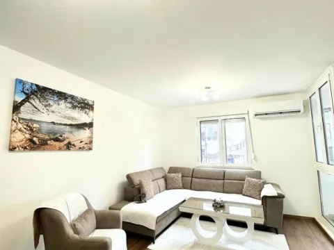 Stan in Tološka šuma