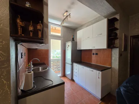 Izdavanje, dvosoban stan, 75m², Centar, Podgorica - image 4