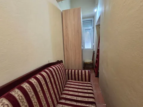 Izdavanje, dvosoban stan, 75m², Centar, Podgorica - image 10