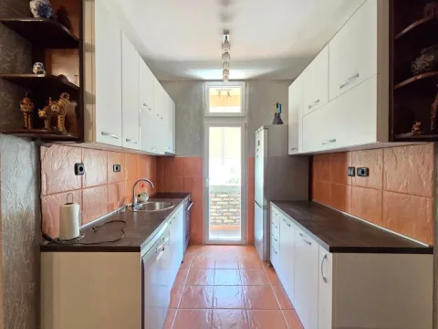 Izdavanje, dvosoban stan, 75m², Centar, Podgorica - image 5