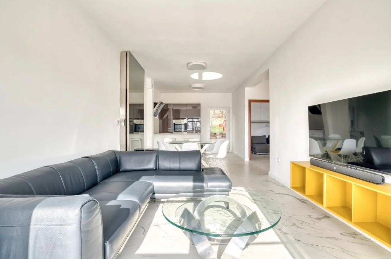 Sale, two bedroom apartment, 60m², Petrovac, Budva