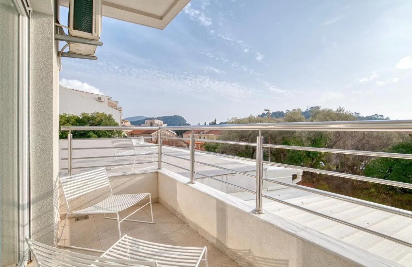 Prodaja, dvosoban stan, 60m², Petrovac, Budva