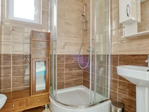 Sale, two bedroom apartment, 60m², Petrovac, Budva - image 12