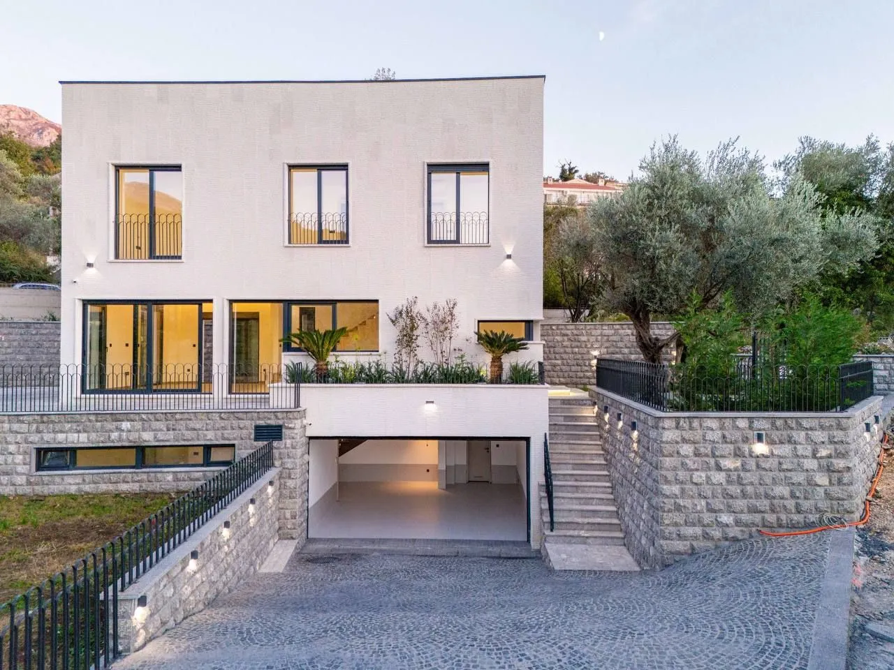 Sale, house, 240m², Kamenovo, Budva