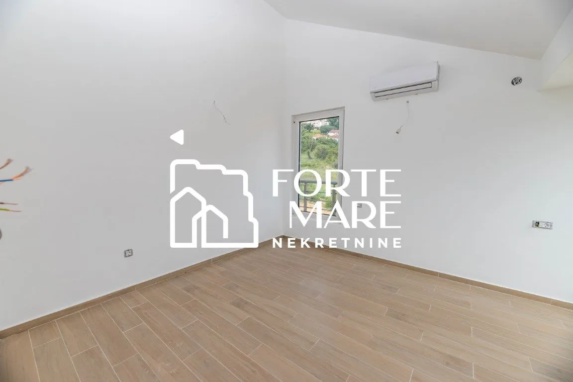 Prodaja, dvosoban stan, 85m², Đenovići, Herceg Novi