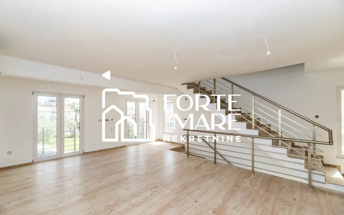 Sale, two bedroom apartment, 85m², Đenovići, Herceg Novi