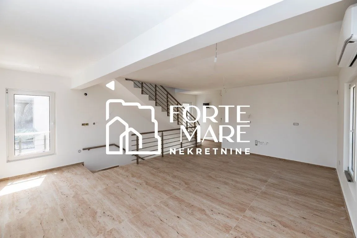 Prodaja, dvosoban stan, 85m², Đenovići, Herceg Novi