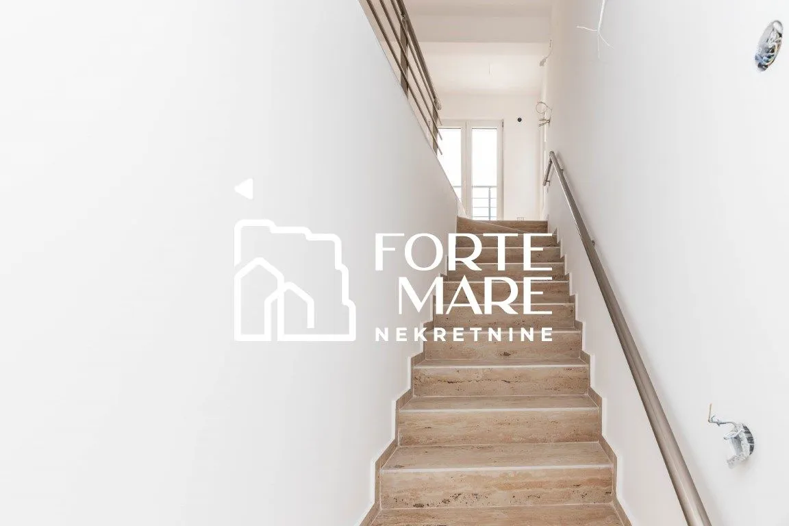 Prodaja, dvosoban stan, 85m², Đenovići, Herceg Novi