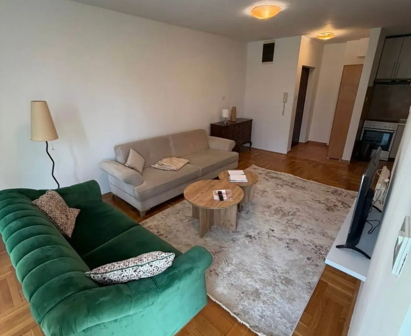 Izdavanje, dvosoban stan, 60m², 1 maj, Podgorica