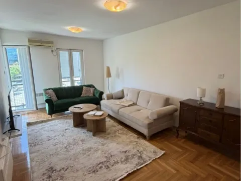 Izdavanje, dvosoban stan, 60m², 1 maj, Podgorica - image 1