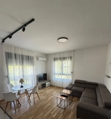 Rent, two bedroom apartment, 50m², 1 maj, Podgorica
