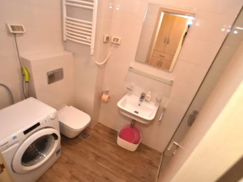 Izdavanje, jednosoban stan, 46m², City Kvart, Podgorica - image 11