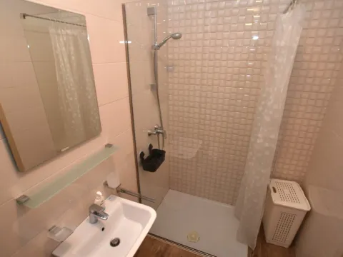 Izdavanje, jednosoban stan, 46m², City Kvart, Podgorica - image 10