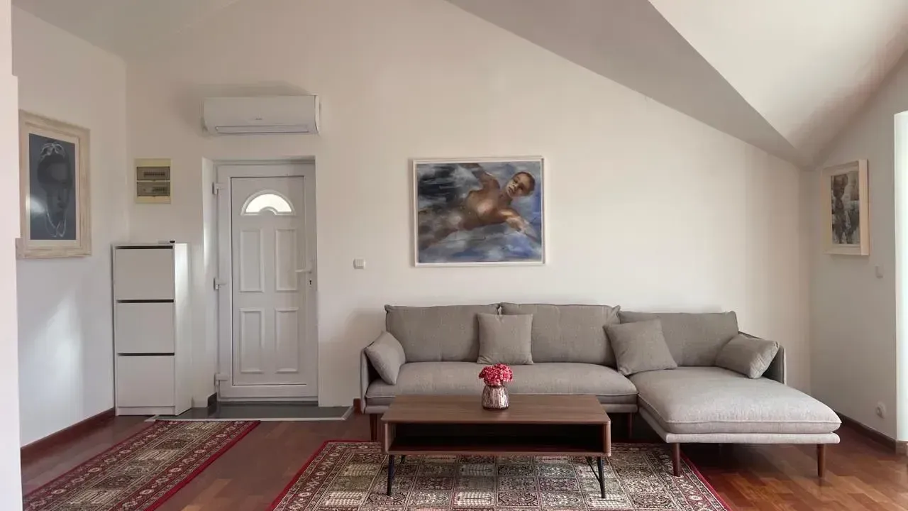 Izdavanje, jednosoban stan, 60m², Centar, Tivat