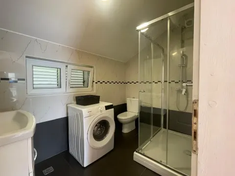 Izdavanje, jednosoban stan, 60m², Centar, Tivat - image 10