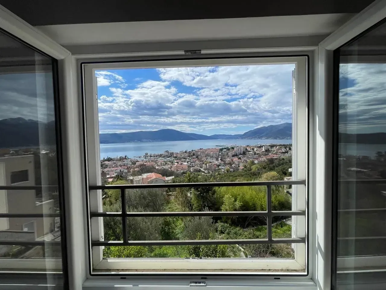 Izdavanje, jednosoban stan, 60m², Centar, Tivat